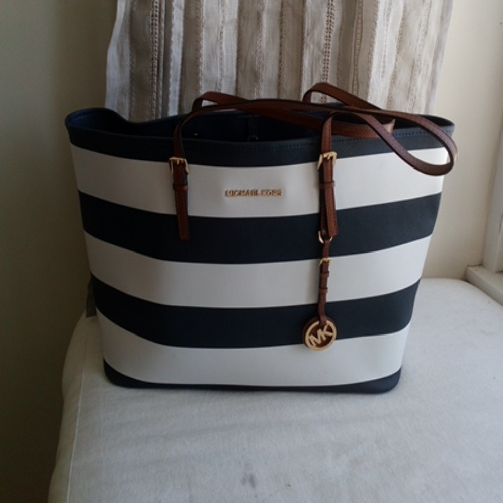 Nautical Michael Kors striped medium sized purae